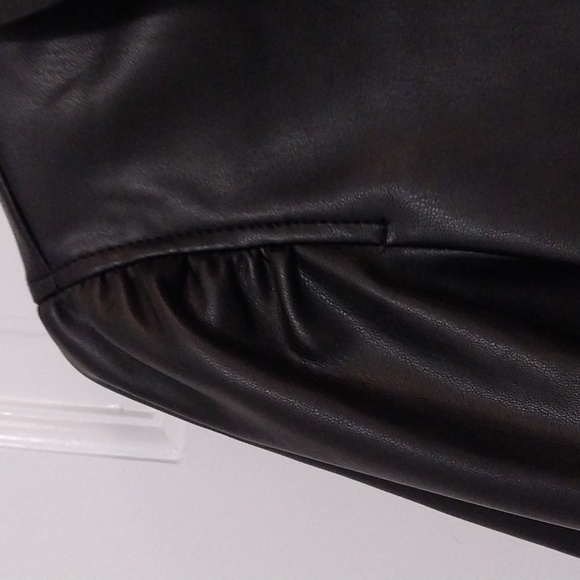 Bcbg faux leather top inside soft lined color black xs size never worn . - Picture 5 of 7